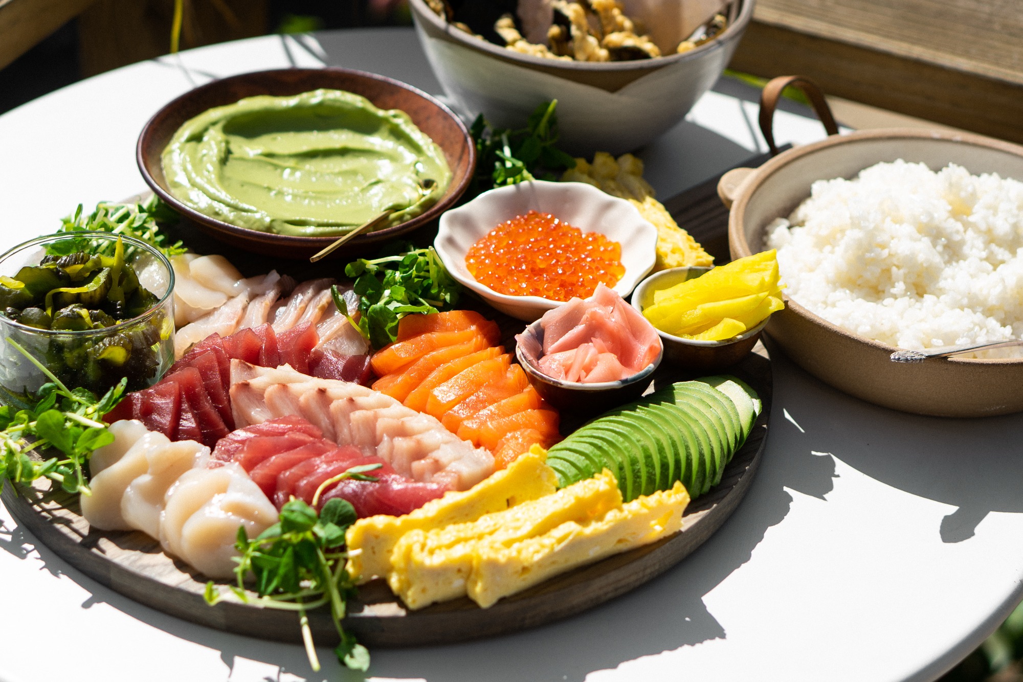 https://californiaavocado.com/wp-content/uploads/2023/01/California-Avocado-Sashimi-Board.jpg